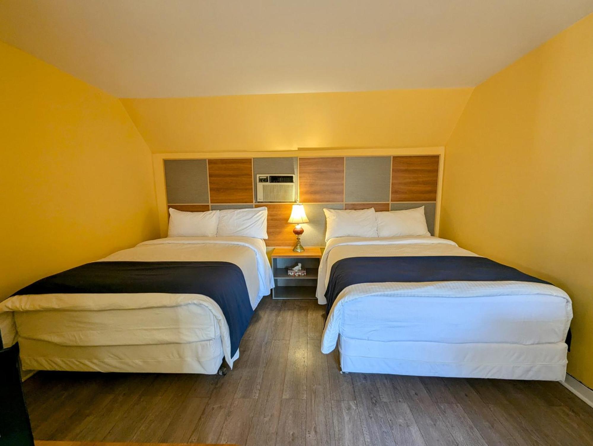 Motel Des Pentes Et Suites Saint-Sauveur Экстерьер фото