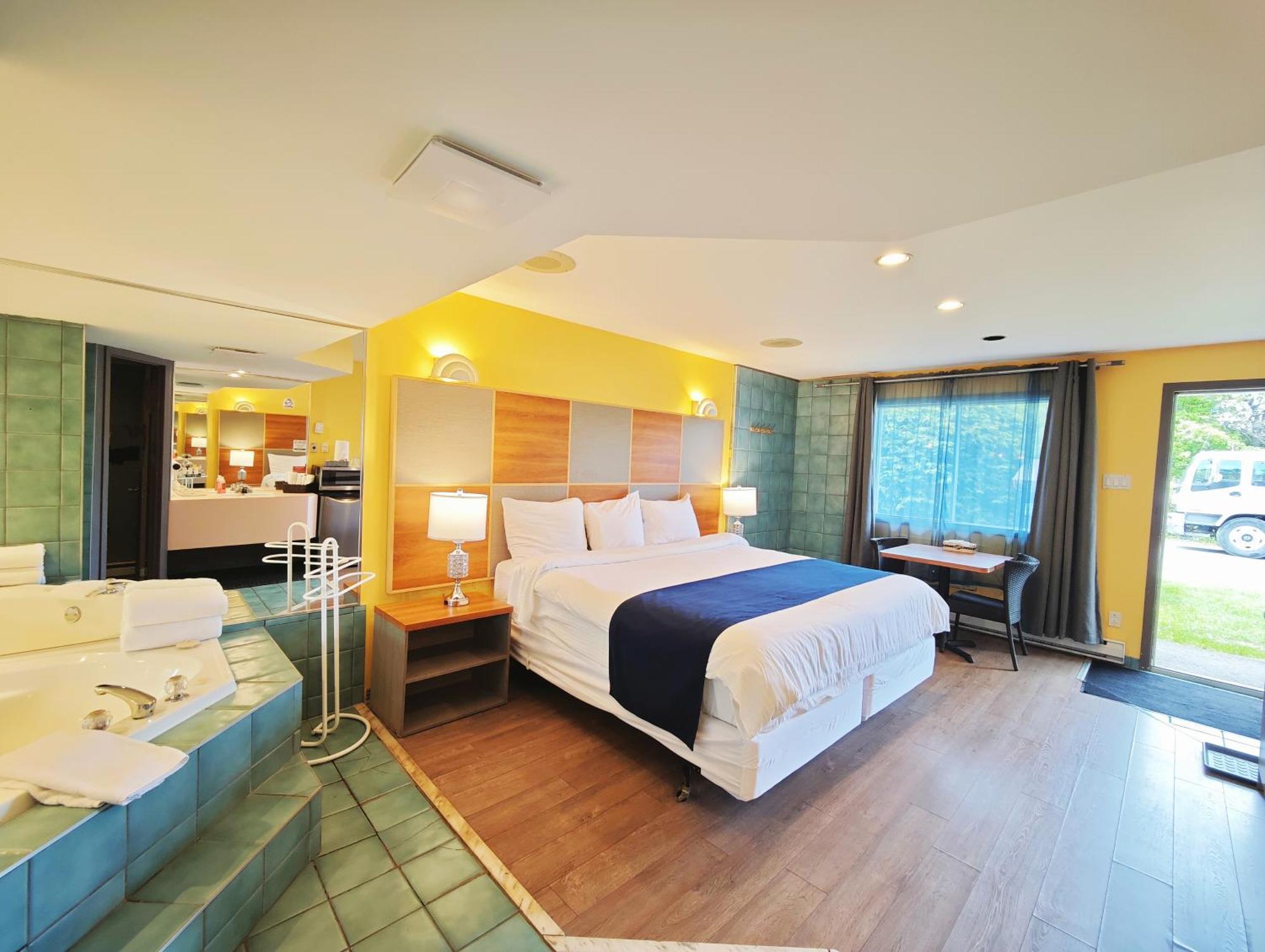 Motel Des Pentes Et Suites Saint-Sauveur Экстерьер фото