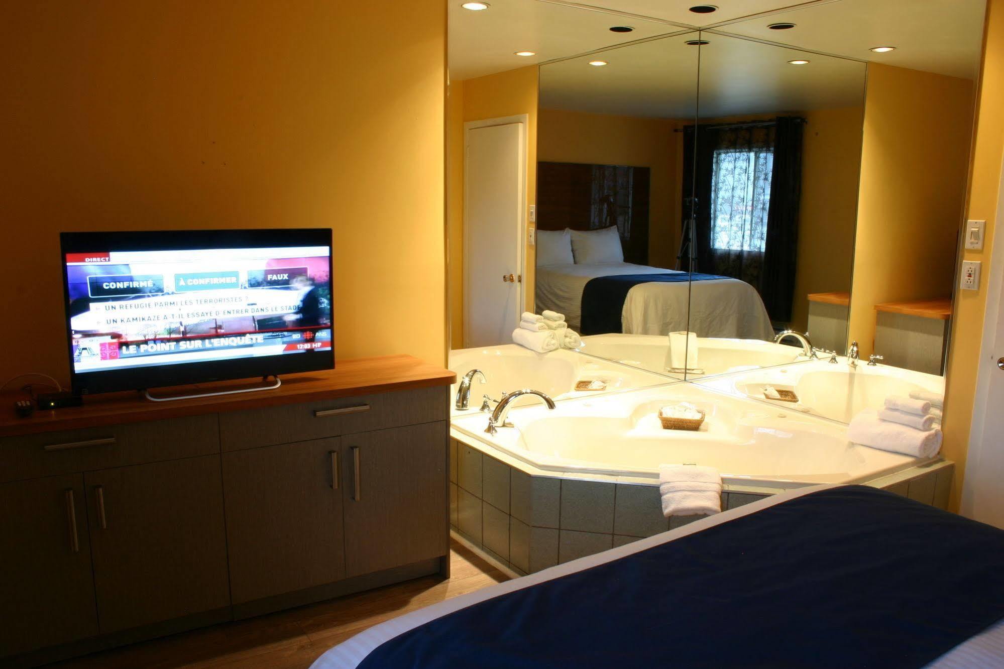 Motel Des Pentes Et Suites Saint-Sauveur Экстерьер фото